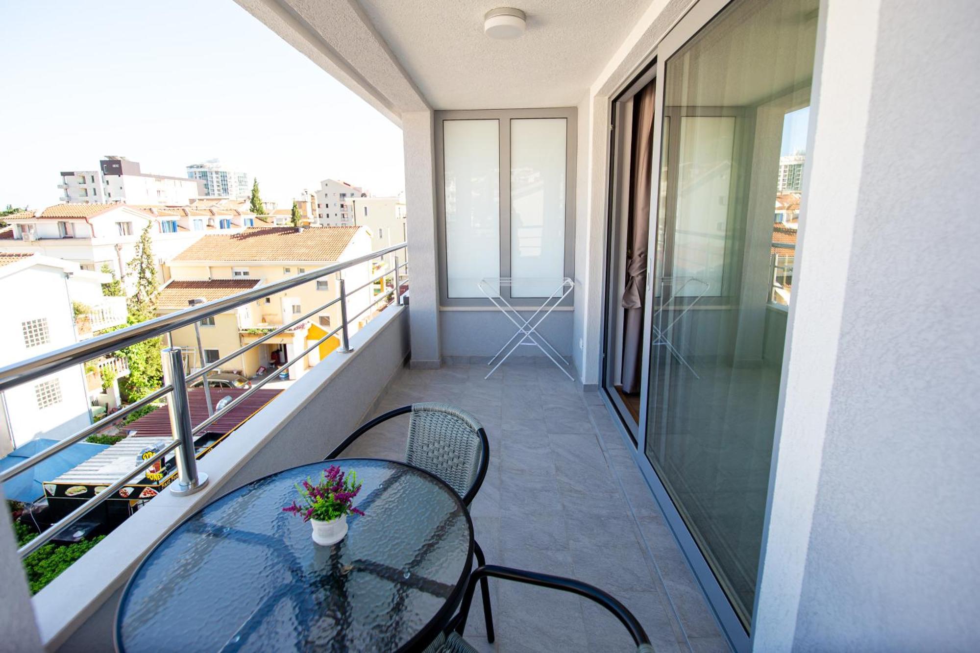 Apartments Sirena - Modern Stay With Free Parking Budva Kültér fotó