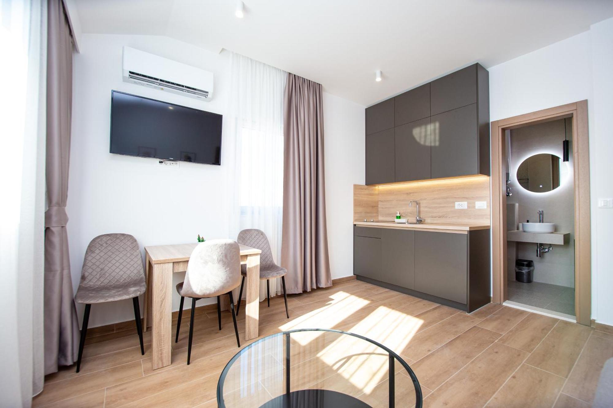 Apartments Sirena - Modern Stay With Free Parking Budva Kültér fotó